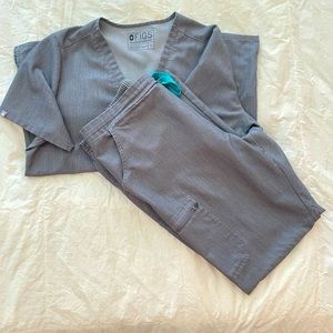 Figs Graphite Scrubs Set